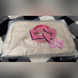 Primal Queen Fannie Pack and Silicon Bracelet